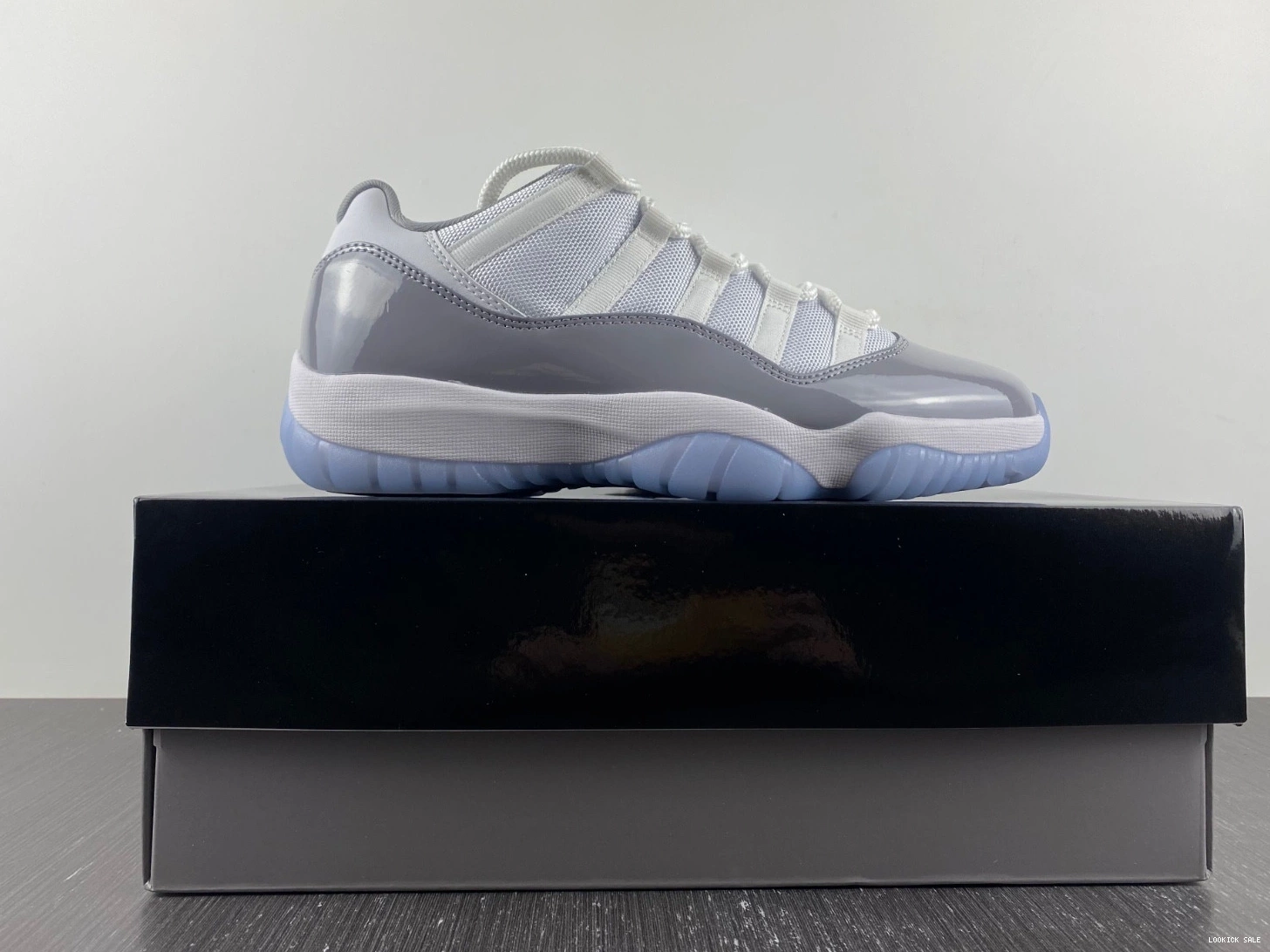 Cheap Cement AV2187-140 11 Air Jordan Low Grey 0518